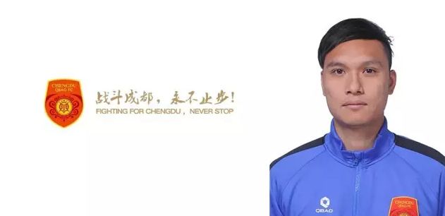 他行事狠厉，在民众面前作威作福；而在面对女巫时，他又做小伏低